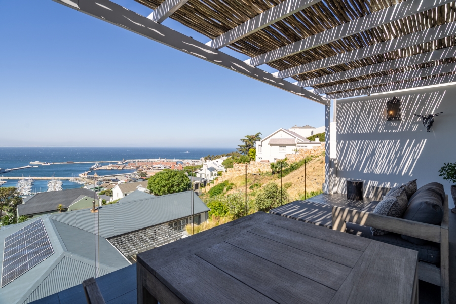 6 Bedroom Property for Sale in Simons Kloof Western Cape